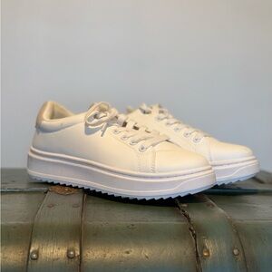 A New Day Peggy Sneakers / White, Cream, Lace Up, Tennis Shoe, Size 9